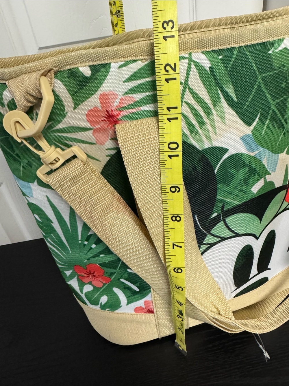 Authentic Disney store Minnie Tropical Hideway Collection insulated cooler tote - Picture 7 of 7